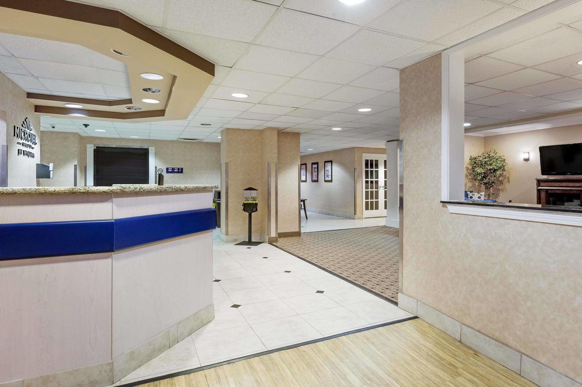 Microtel And 3* Lafayette