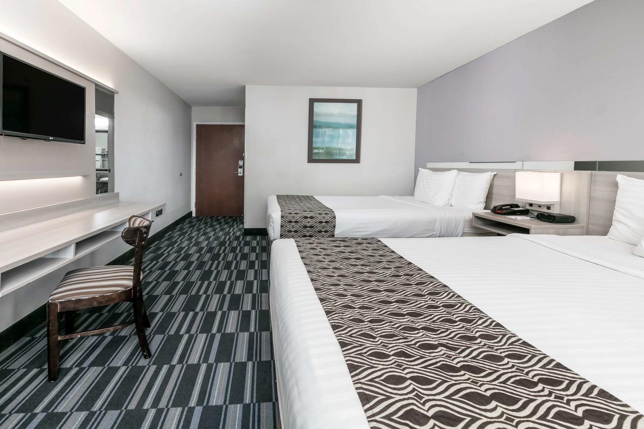 Microtel And Hotel 3*