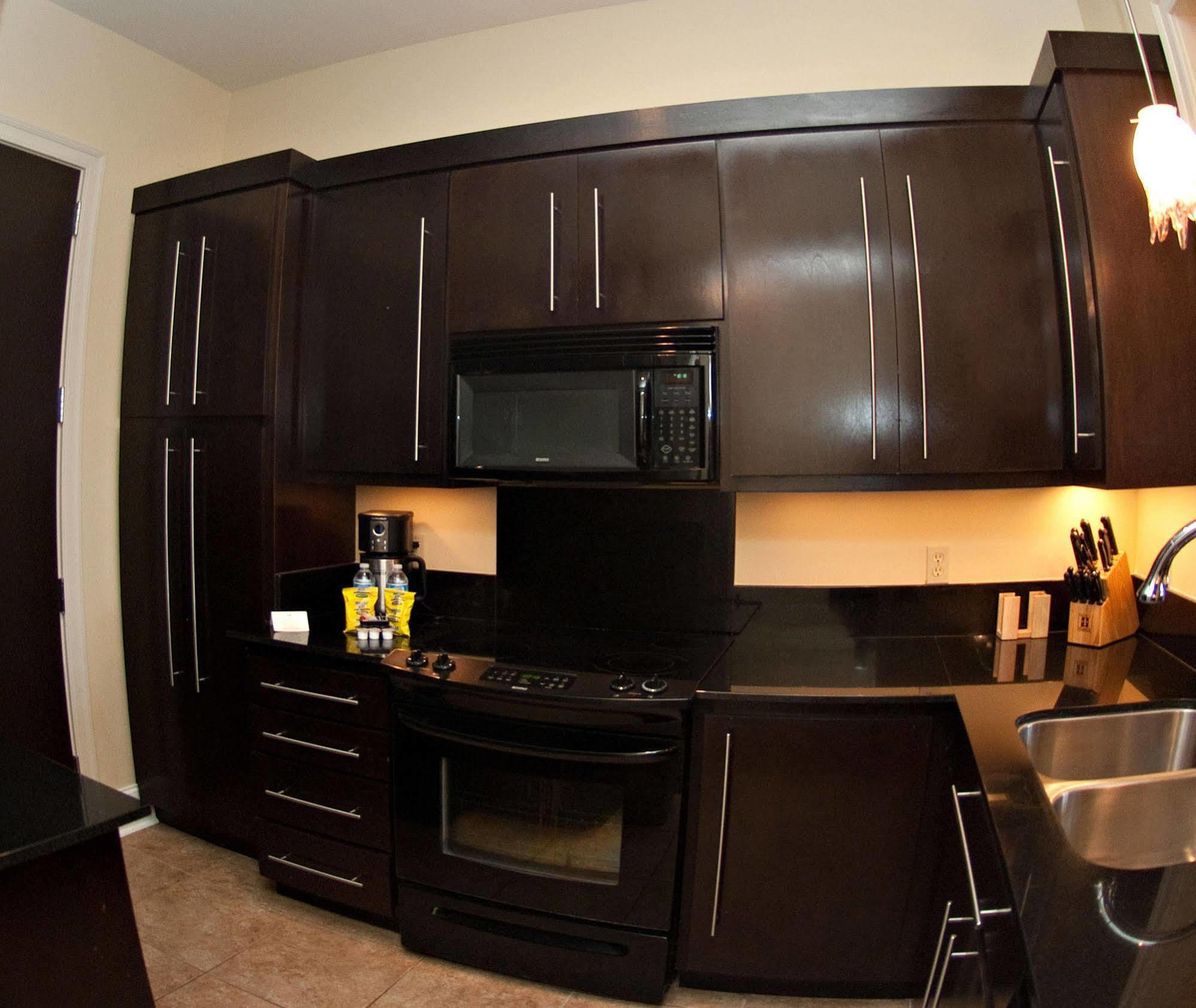Carriage House 3*