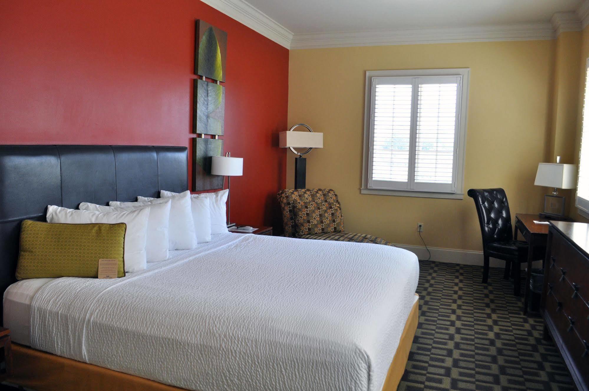 Carriage House 3* Lafayette