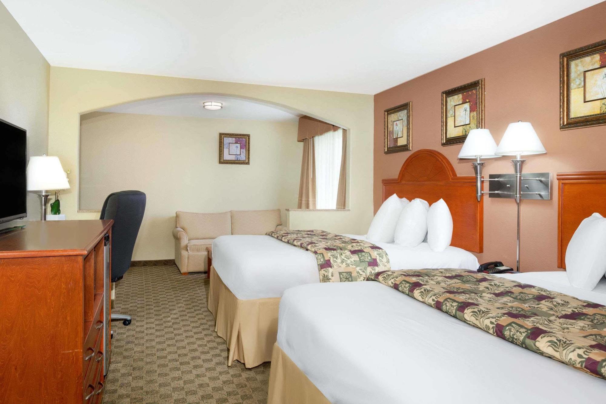 Howard Johnson By Wyndham Lafayette