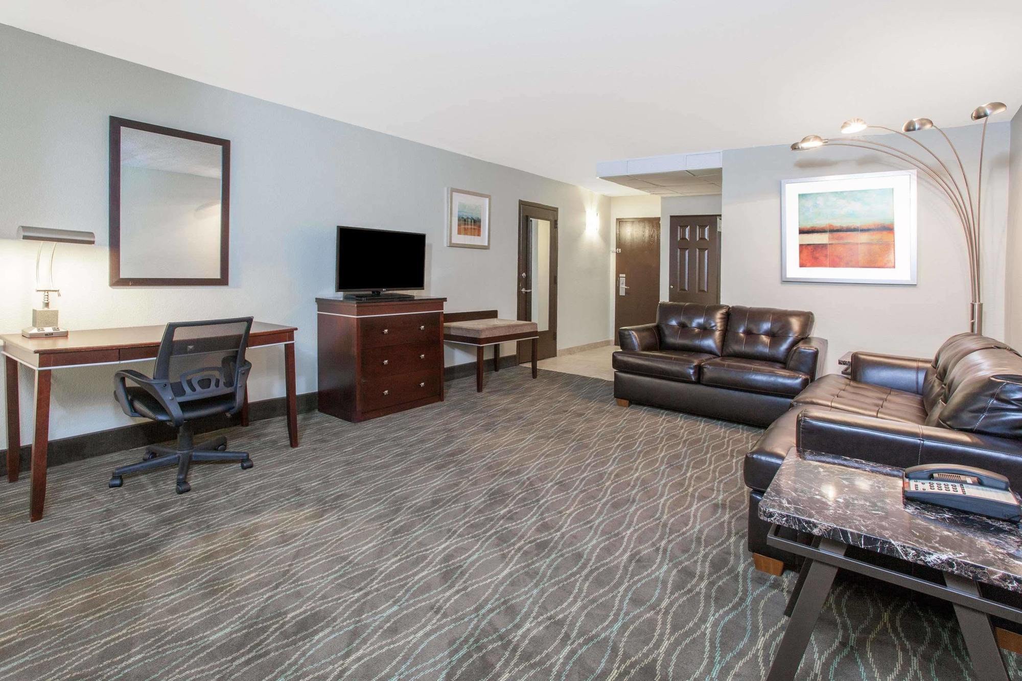 Wyndham Garden 4*