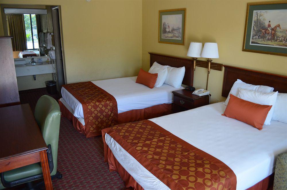 Hotel Days Lafayette/university