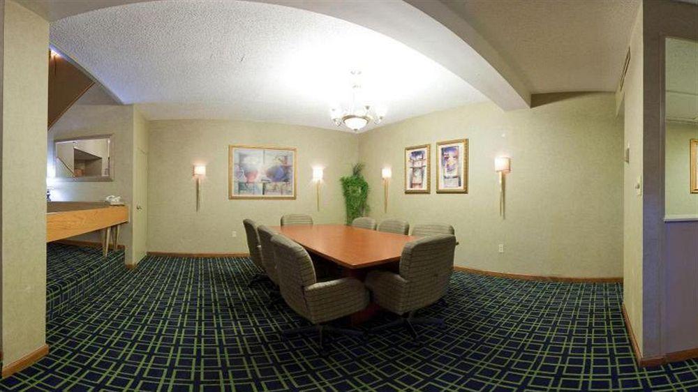 Hotel Ramada Conference Center