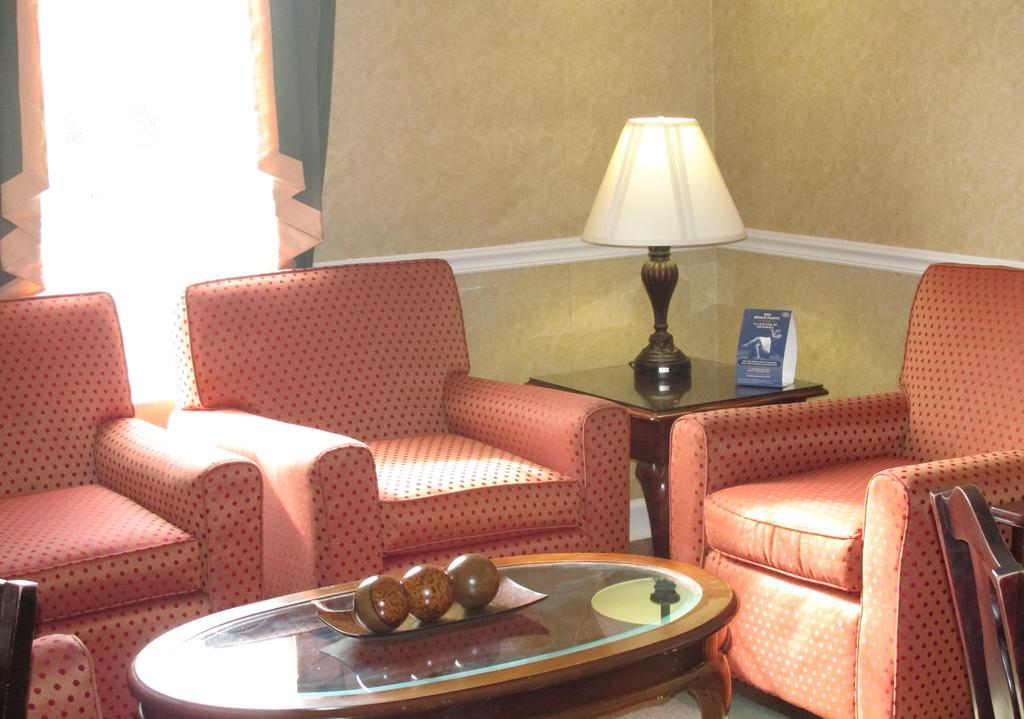 Baymont By Wyndham Airport 3*