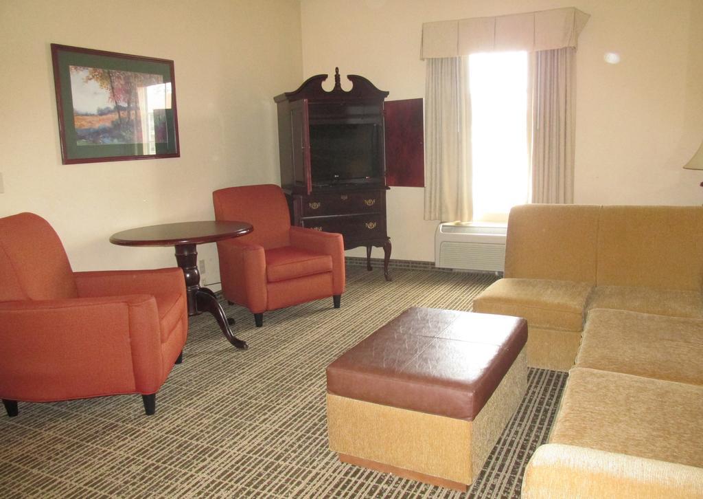 Baymont By Wyndham Airport Hotel Lafayette