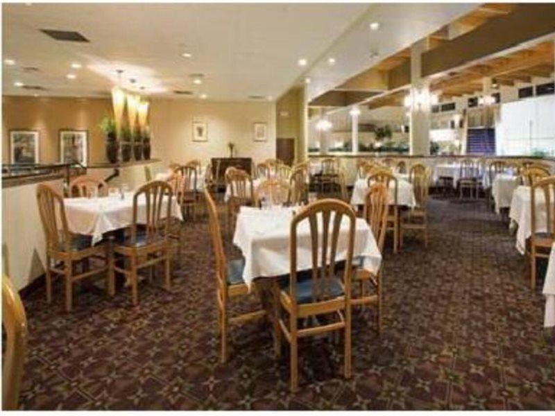 Hotel Ramada Conference Center 3*