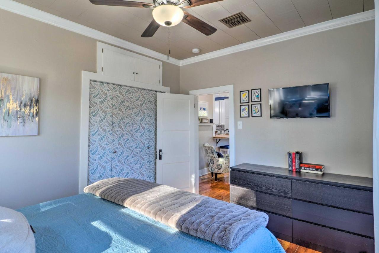 Holiday home With Grill, 1 Mi To Cajun Field