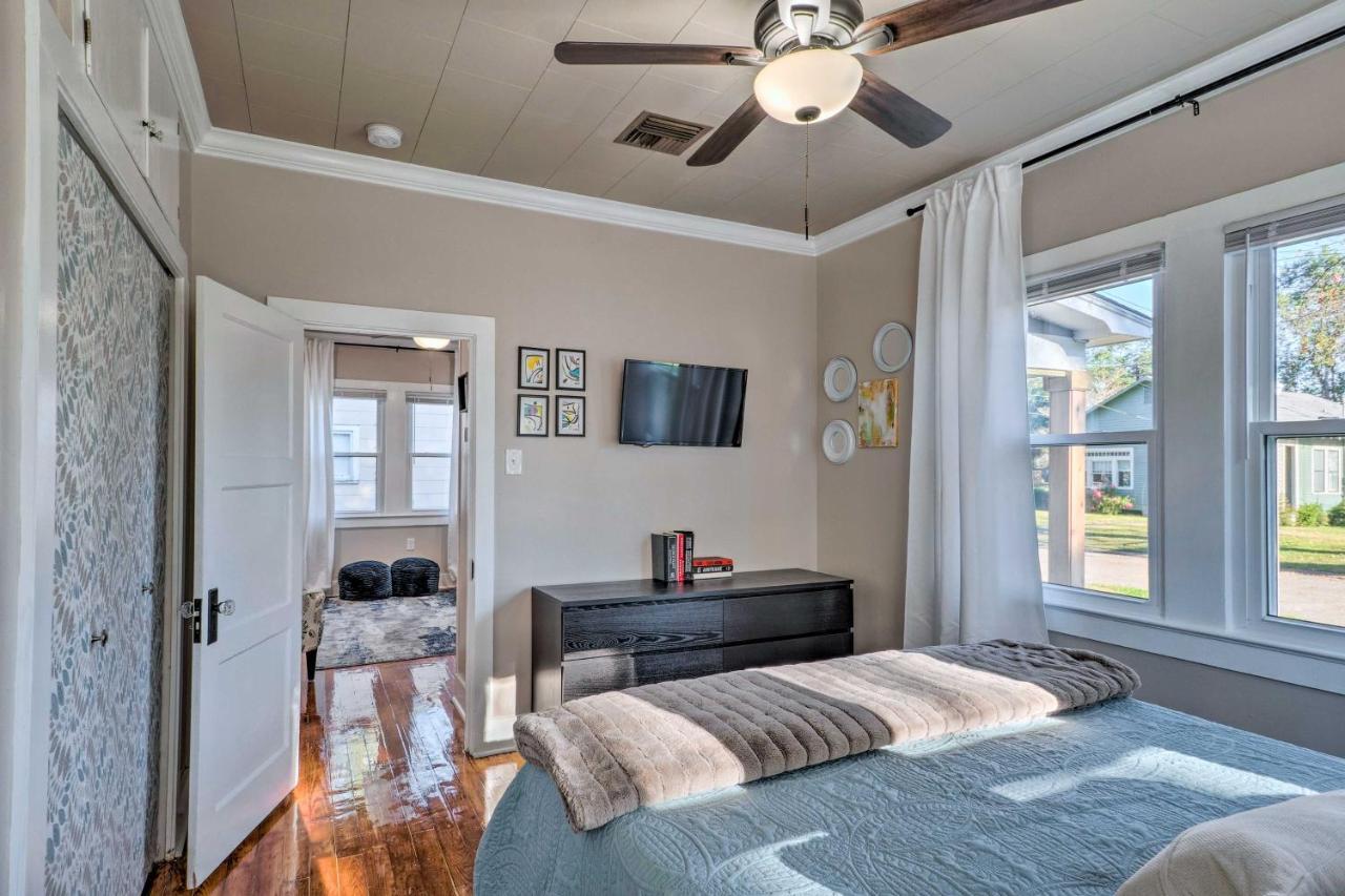 Holiday home With Grill, 1 Mi To Cajun Field