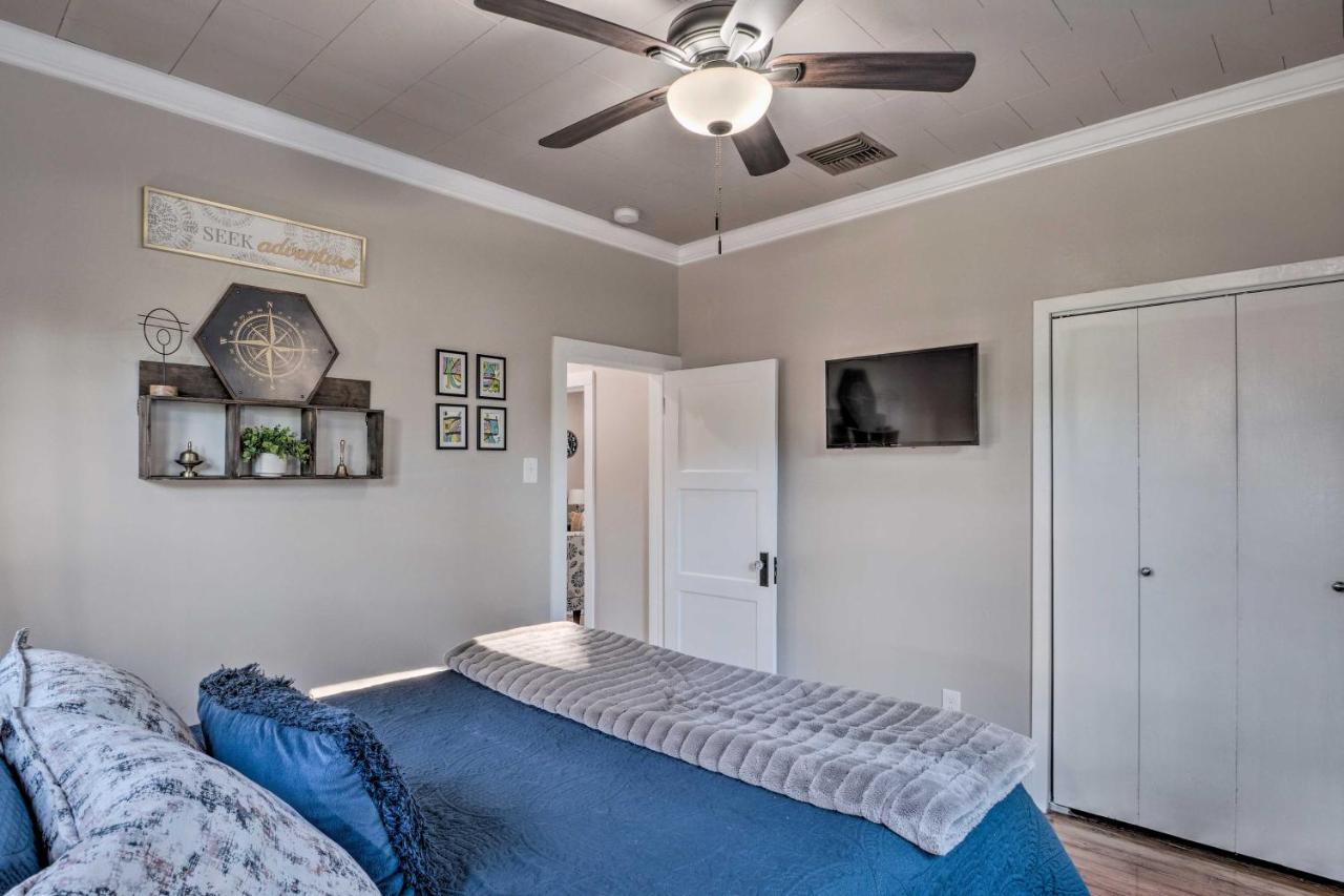 Holiday home With Grill, 1 Mi To Cajun Field