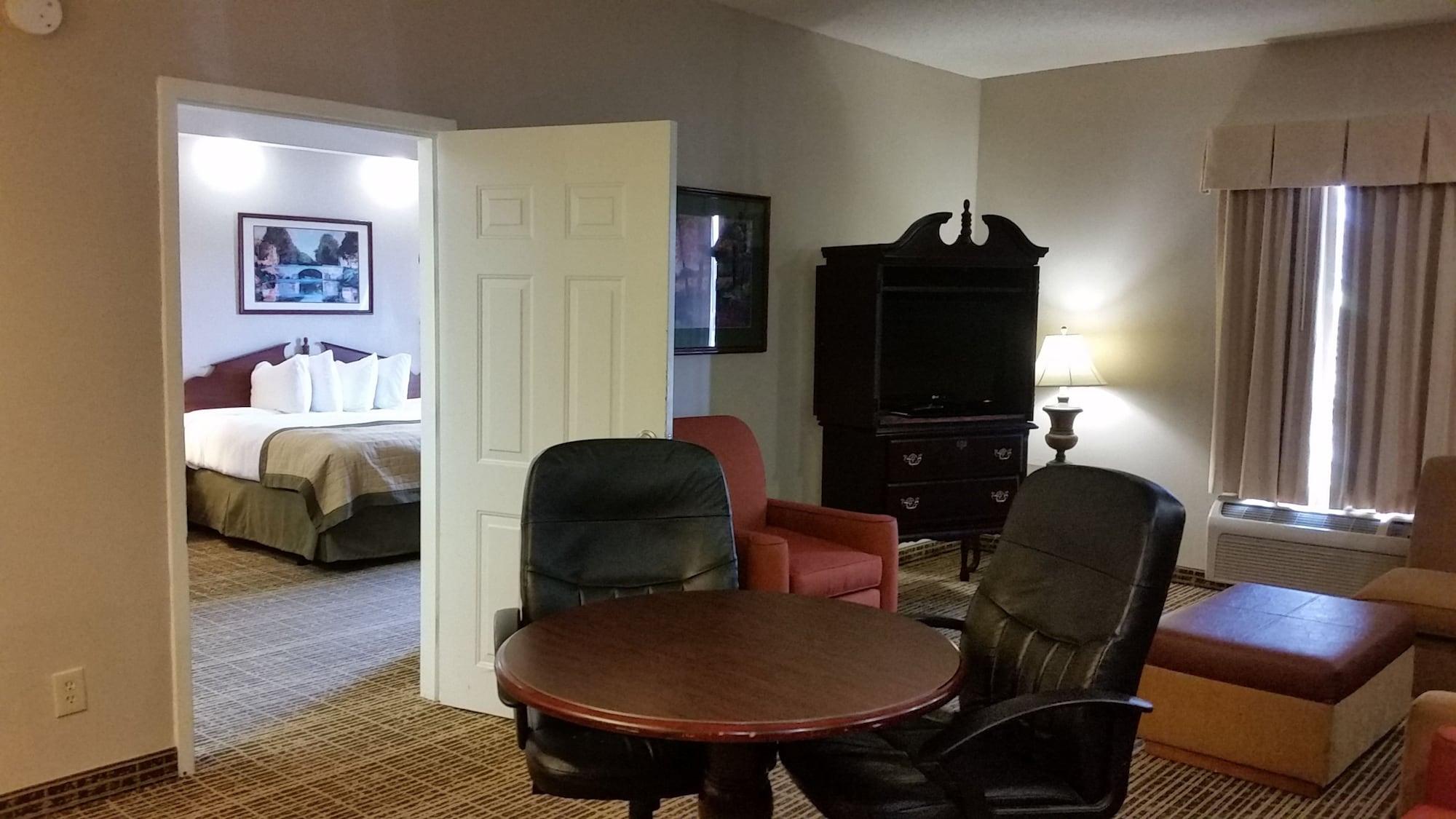Hotel Baymont By Wyndham Airport