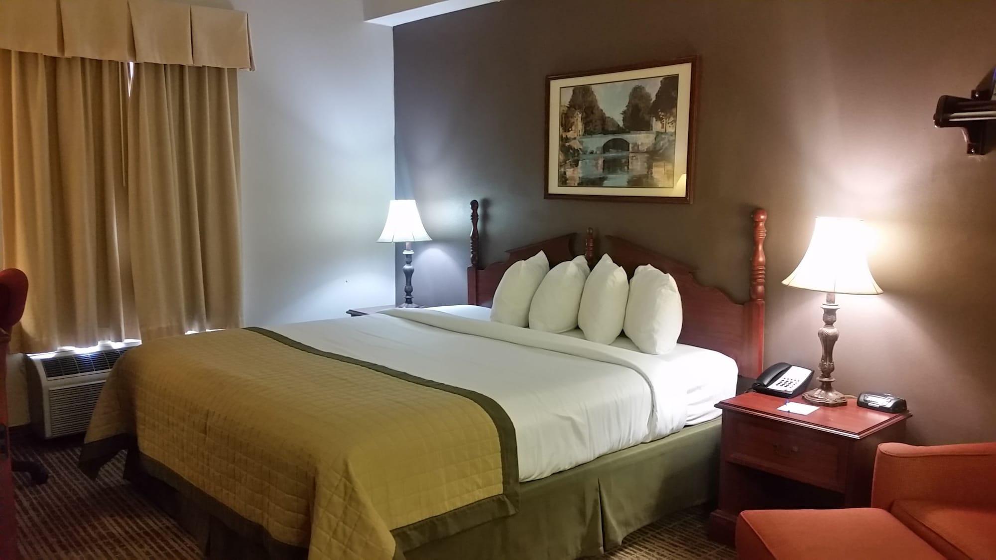 Hotel Baymont By Wyndham Airport 3*