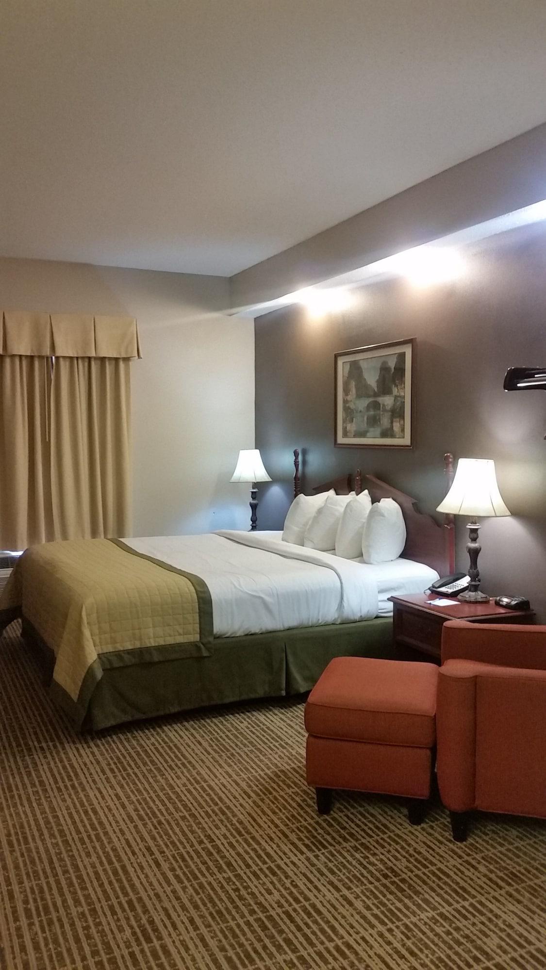 Hotel Baymont By Wyndham Airport