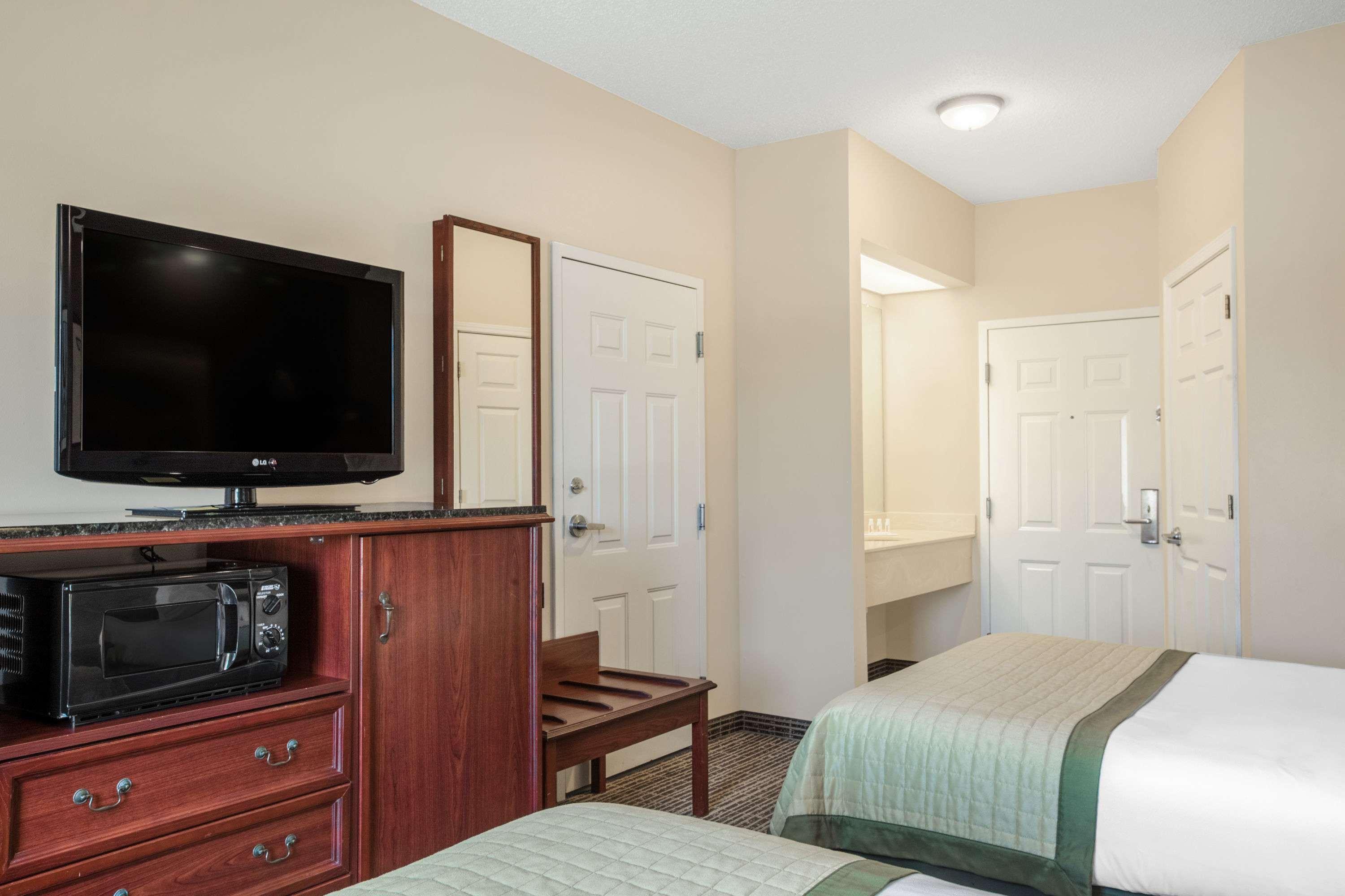Hotel Baymont By Wyndham Airport Lafayette