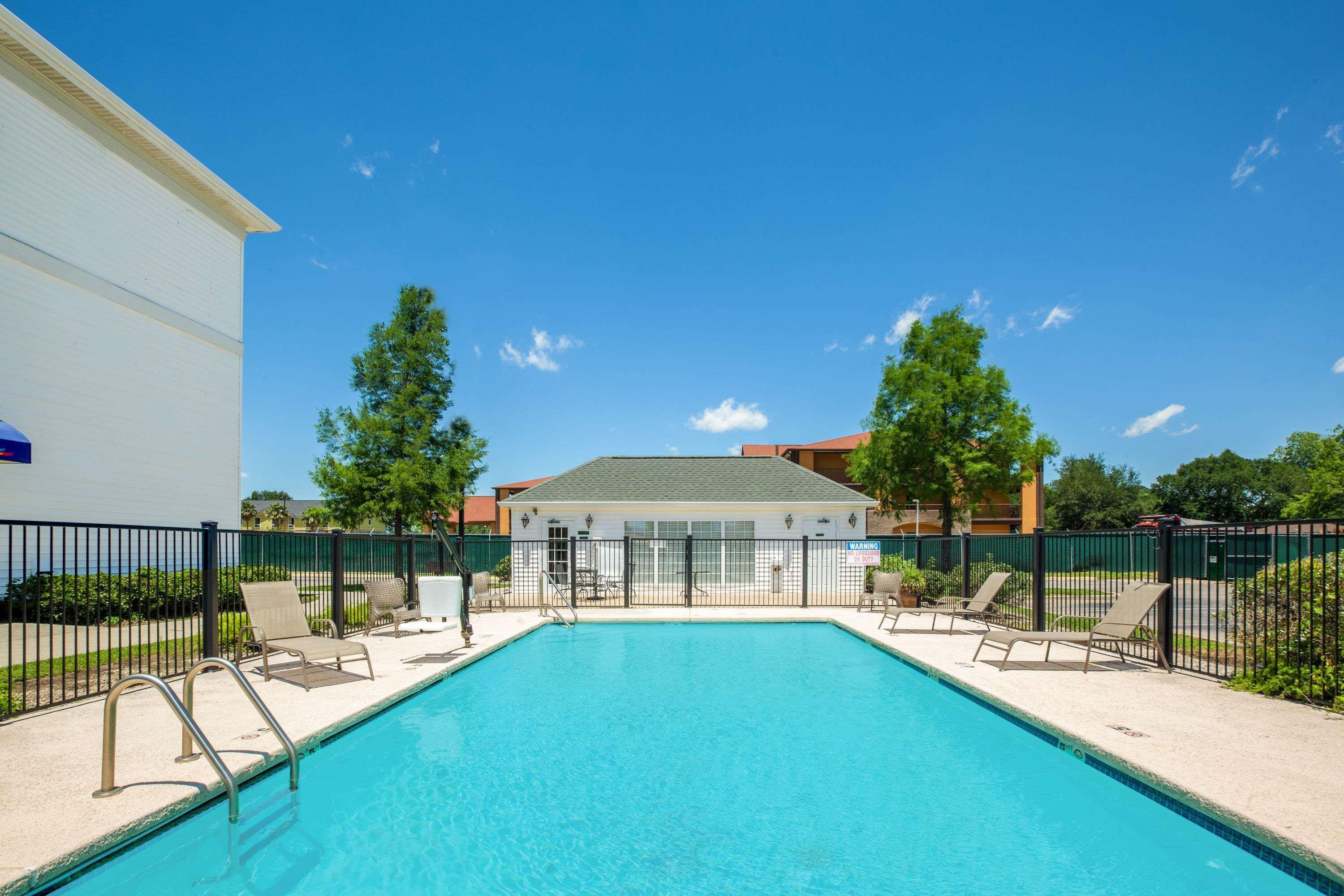 Hotel Baymont By Wyndham Airport Lafayette