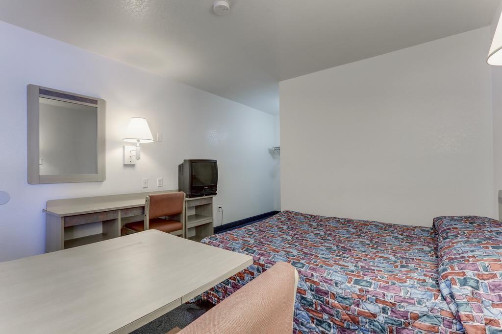 Hotel 6 Lafayette, La I-10 & I-49 N 2*