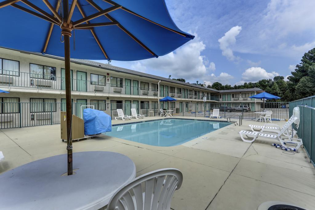Hotel 6 Lafayette, La I-10 & I-49 N 2*