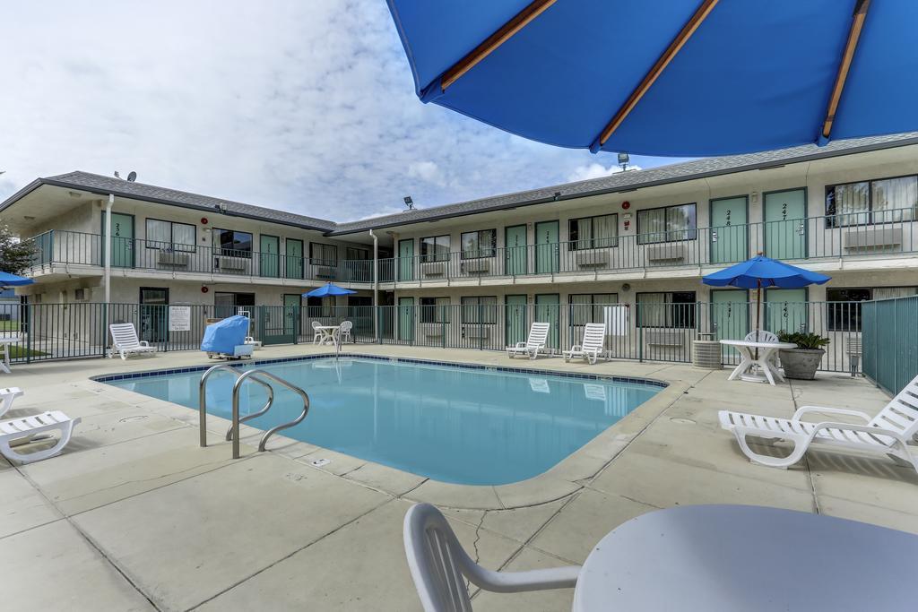 6 Lafayette, La I-10 & I-49 N Hotel