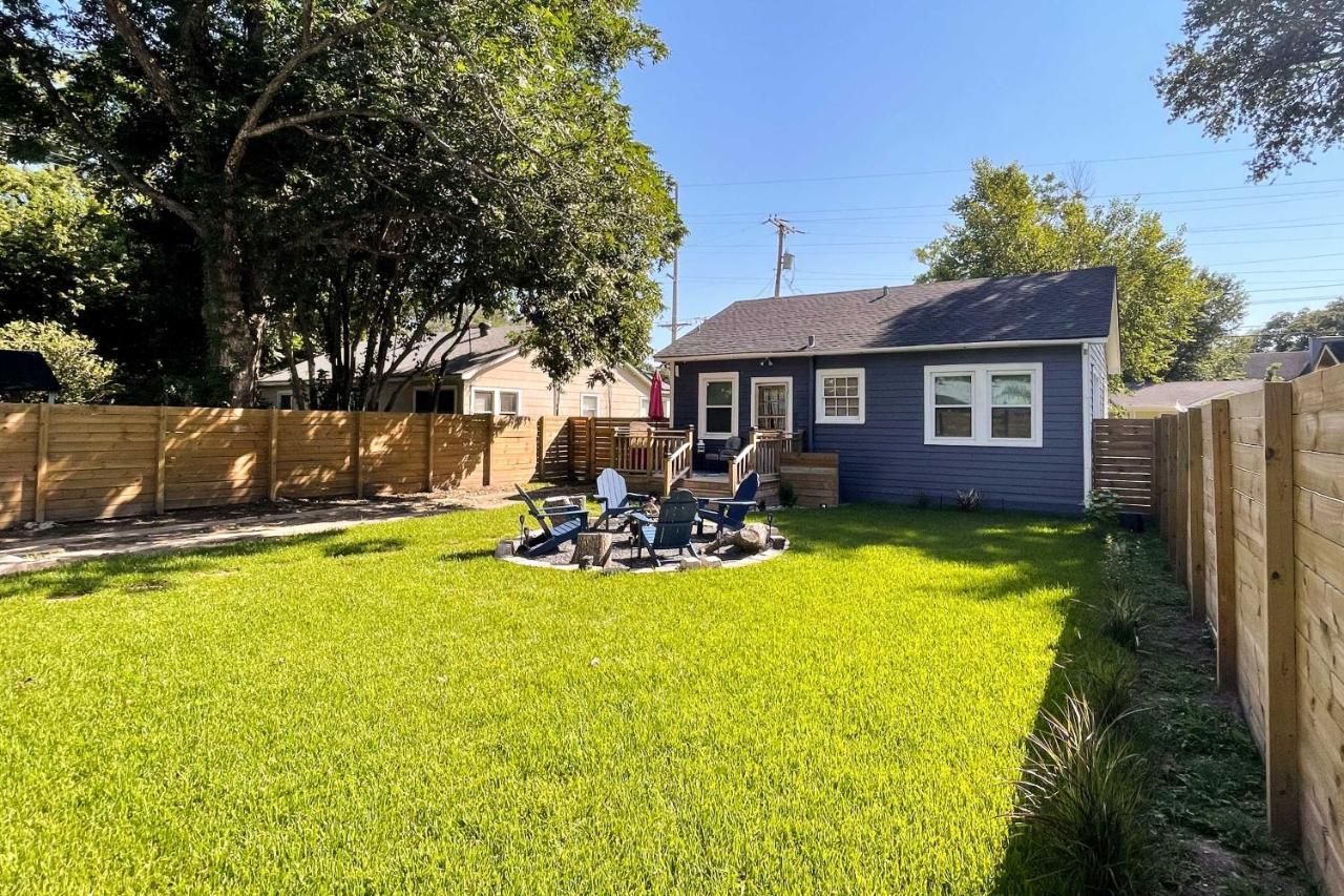 With Grill, 1 Mi To Cajun Field Holiday home