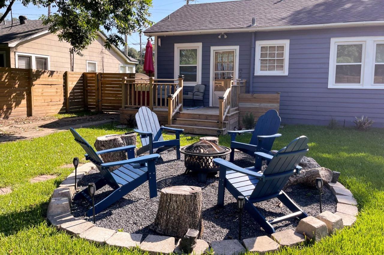 With Grill, 1 Mi To Cajun Field Holiday home *