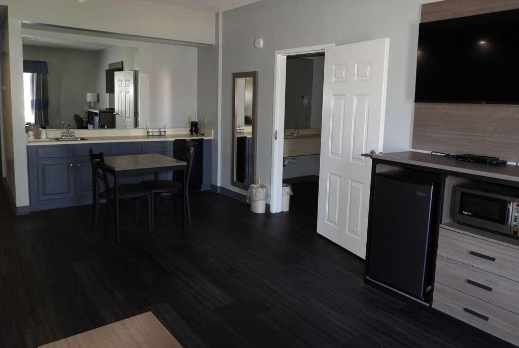 Hotel Baymont By Wyndham Airport 3*