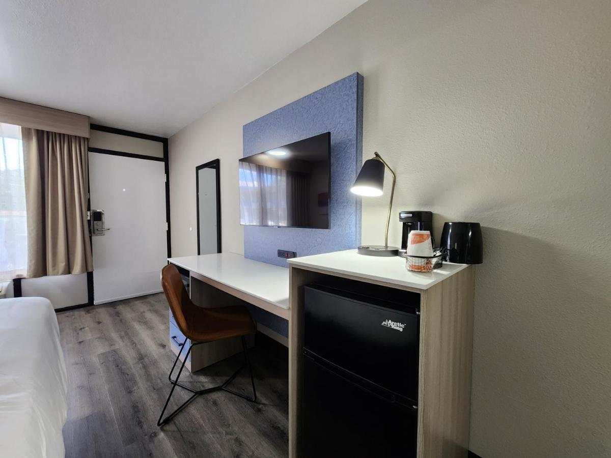 Smart 2* Lafayette