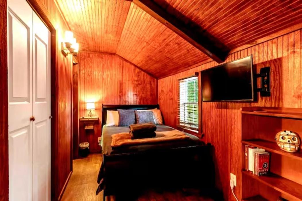 Cajun Stays - The Cabin Tiny Holiday home Lafayette