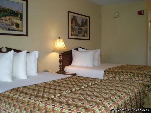 Baymont By Wyndham Airport Hotel