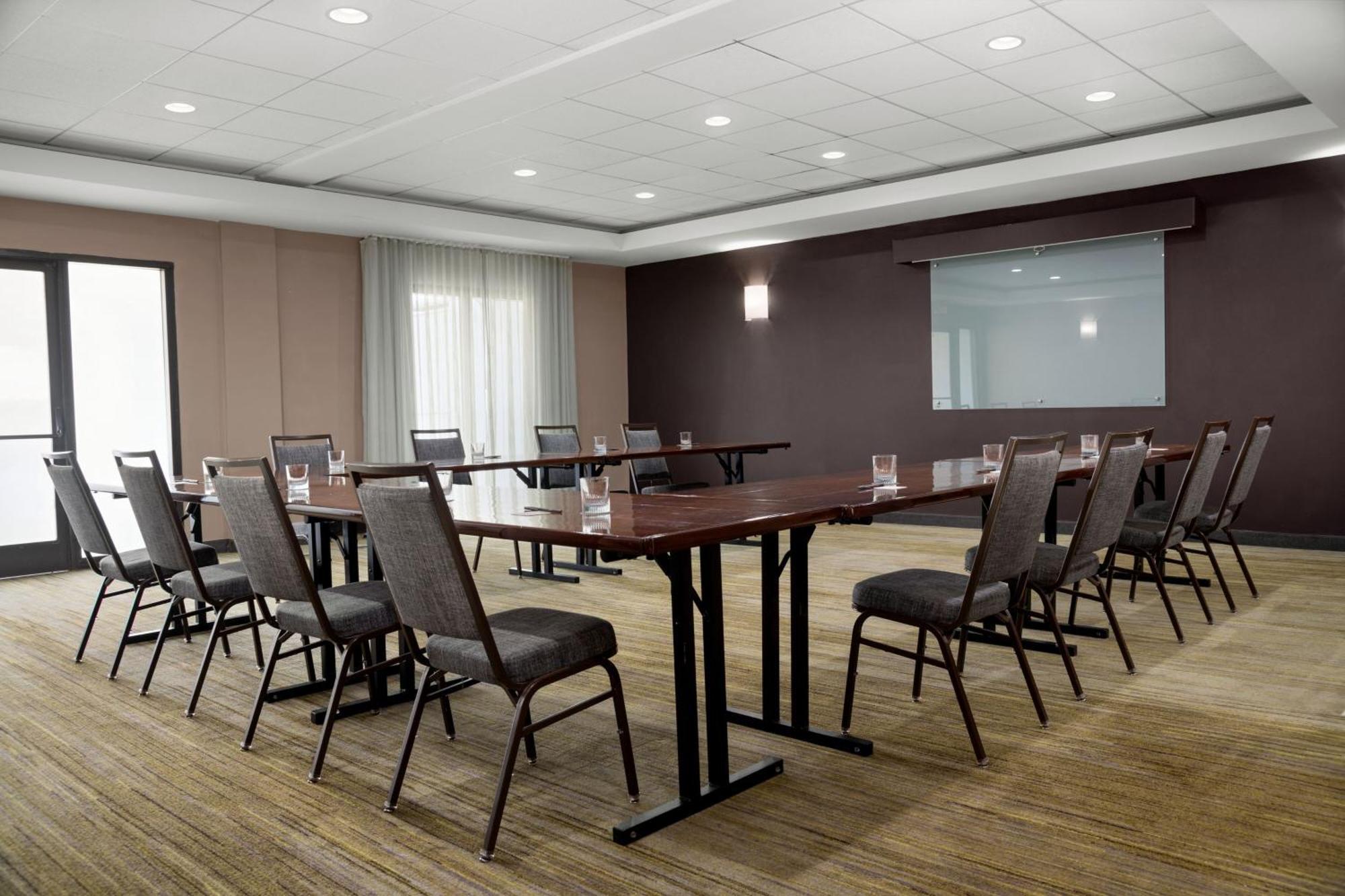 Courtyard Airport 3* Lafayette