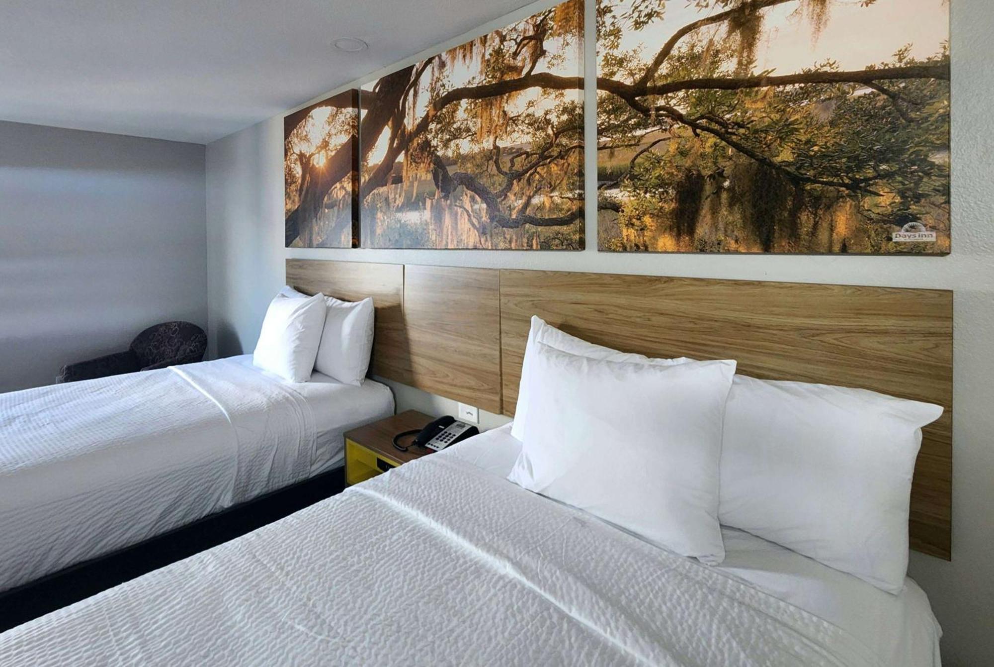 Days By Wyndham Scott Inn Lafayette