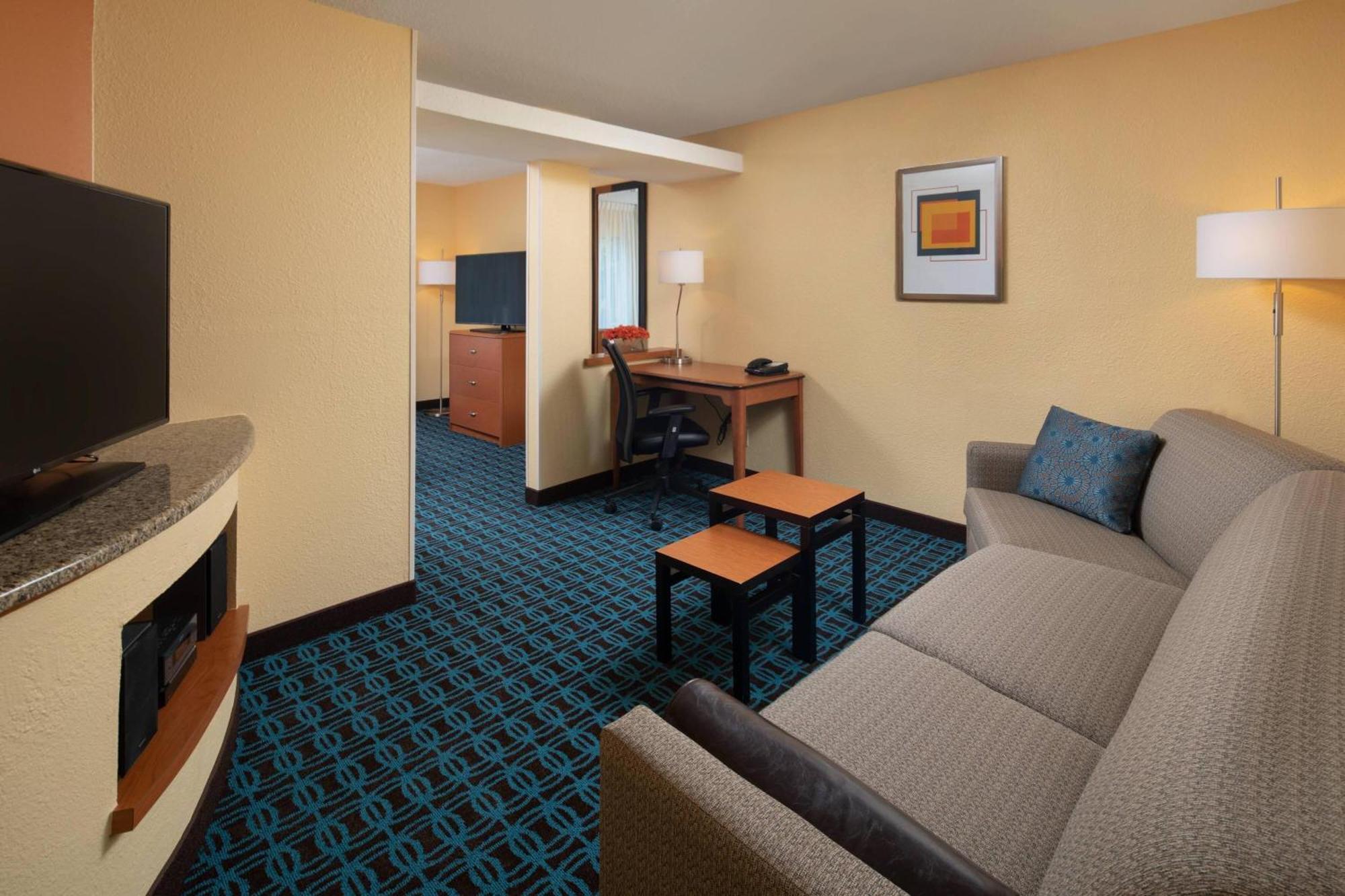 Hotel Fairfield & I-10