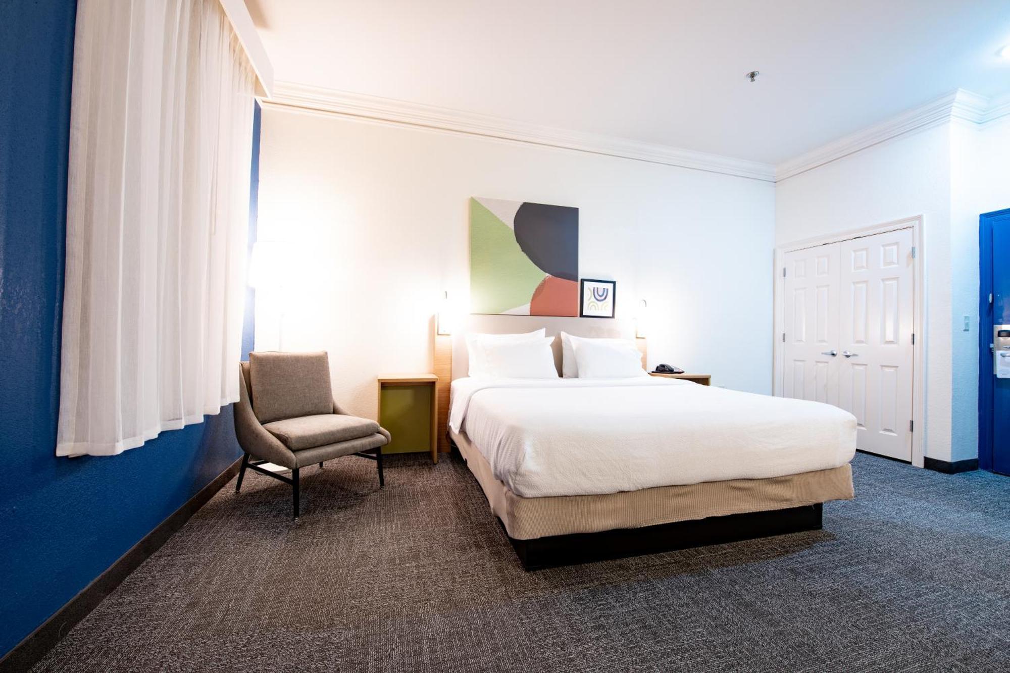 Spark By Hilton South