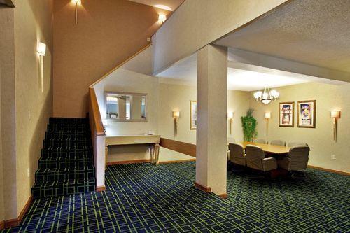 Hotel Ramada Conference Center 3*