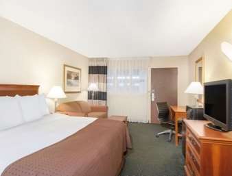 Ramada Conference Center 3*