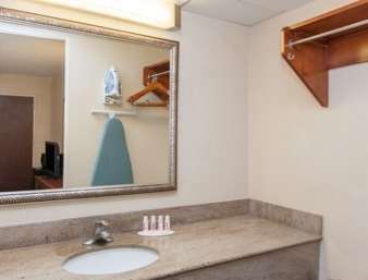 Ramada Conference Center Hotel 3*