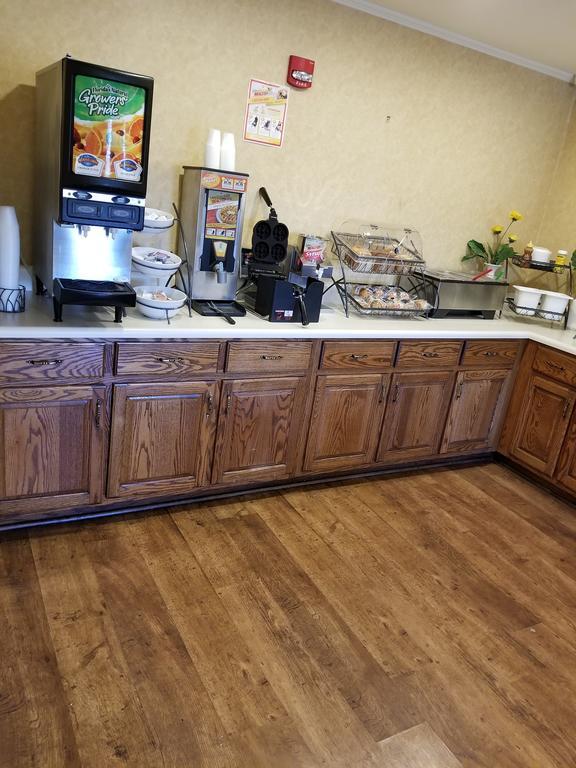 Baymont By Wyndham Airport 3*