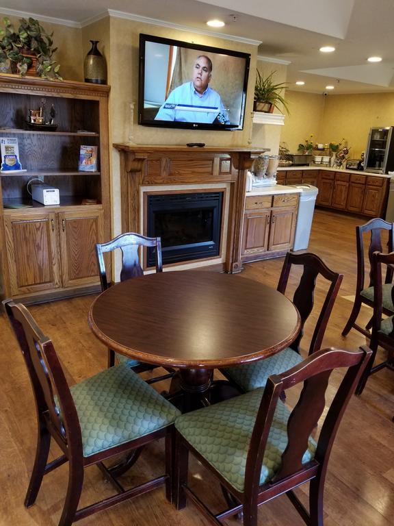 Hotel Baymont By Wyndham Airport