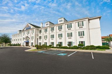 Hotel Baymont By Wyndham Airport Lafayette