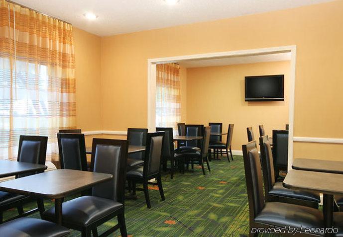 Fairfield & I-10 Hotel 3*