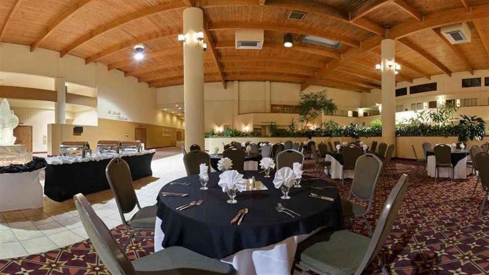 Hotel Ramada Conference Center
