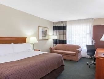 Ramada Conference Center Hotel 3*