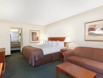 Ramada Conference Center Hotel 3*