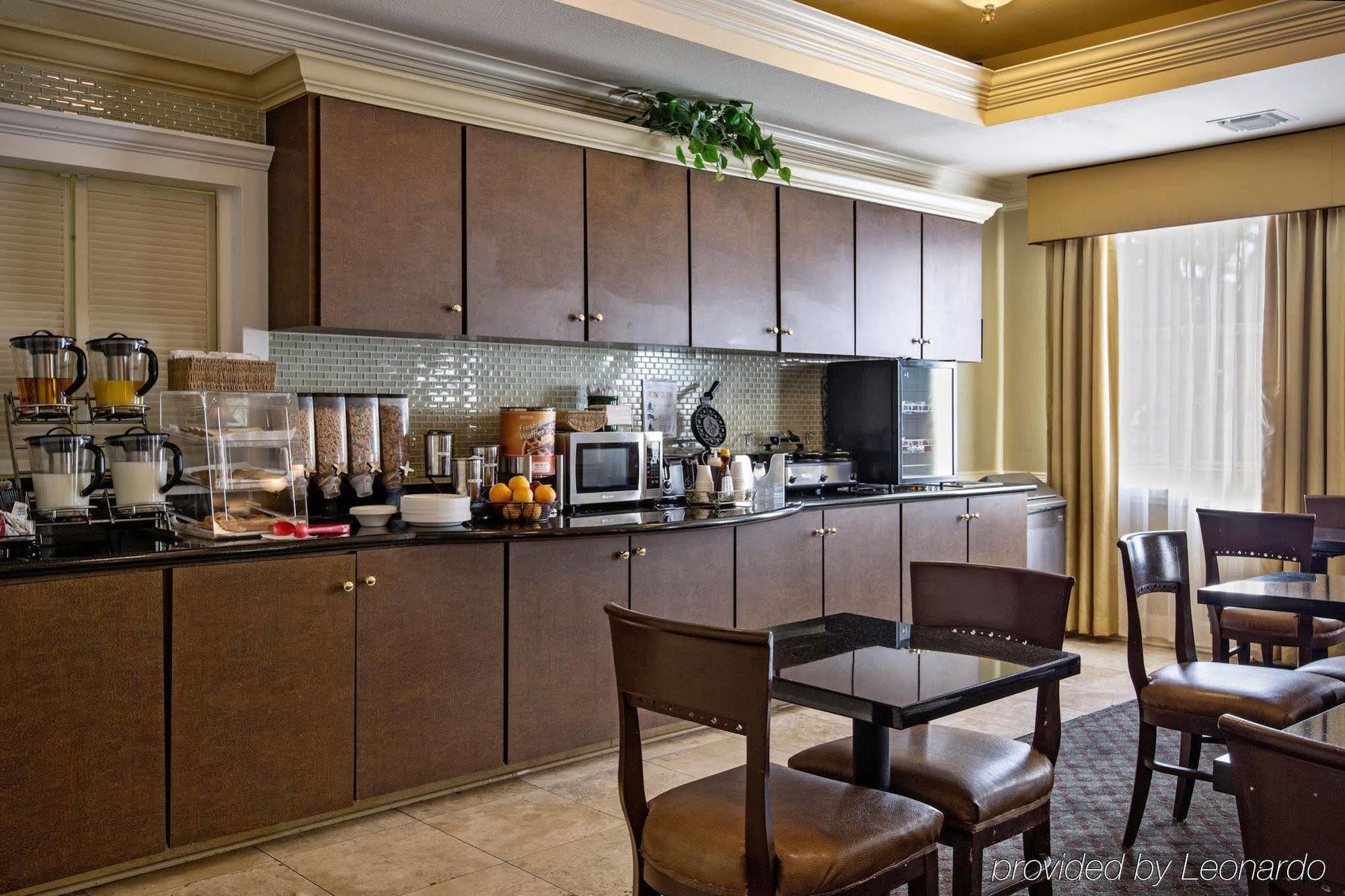 Spark By Hilton South Hotel 3*