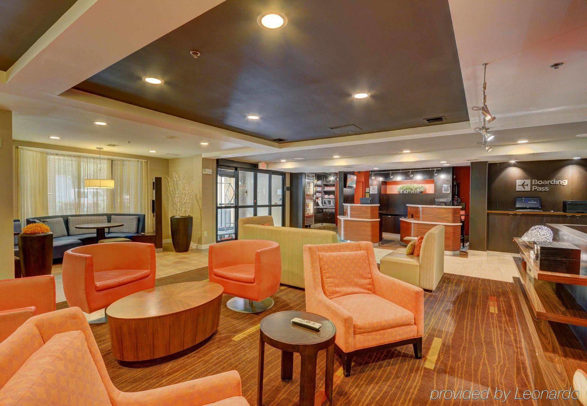 Hotel Courtyard Airport 3*
