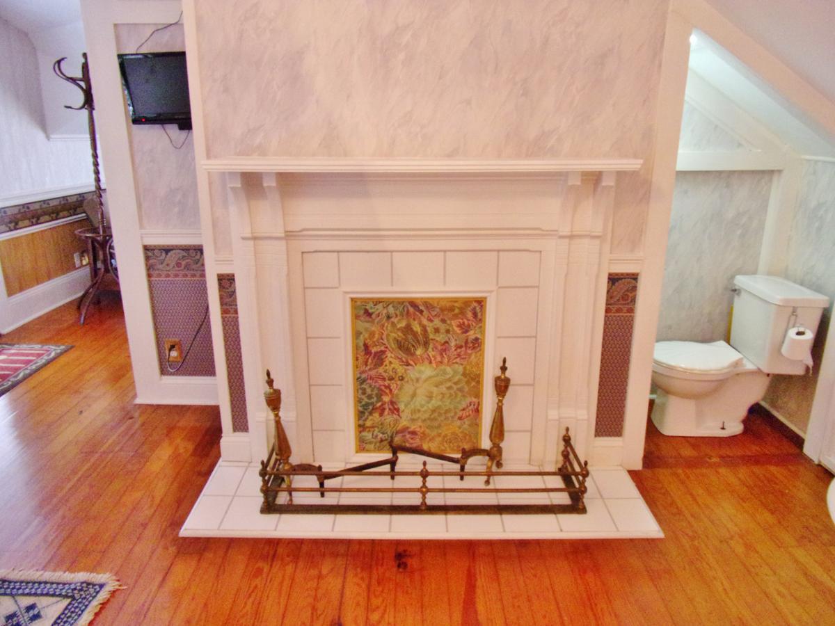 Duchess Downtown Bed & Breakfast 3*