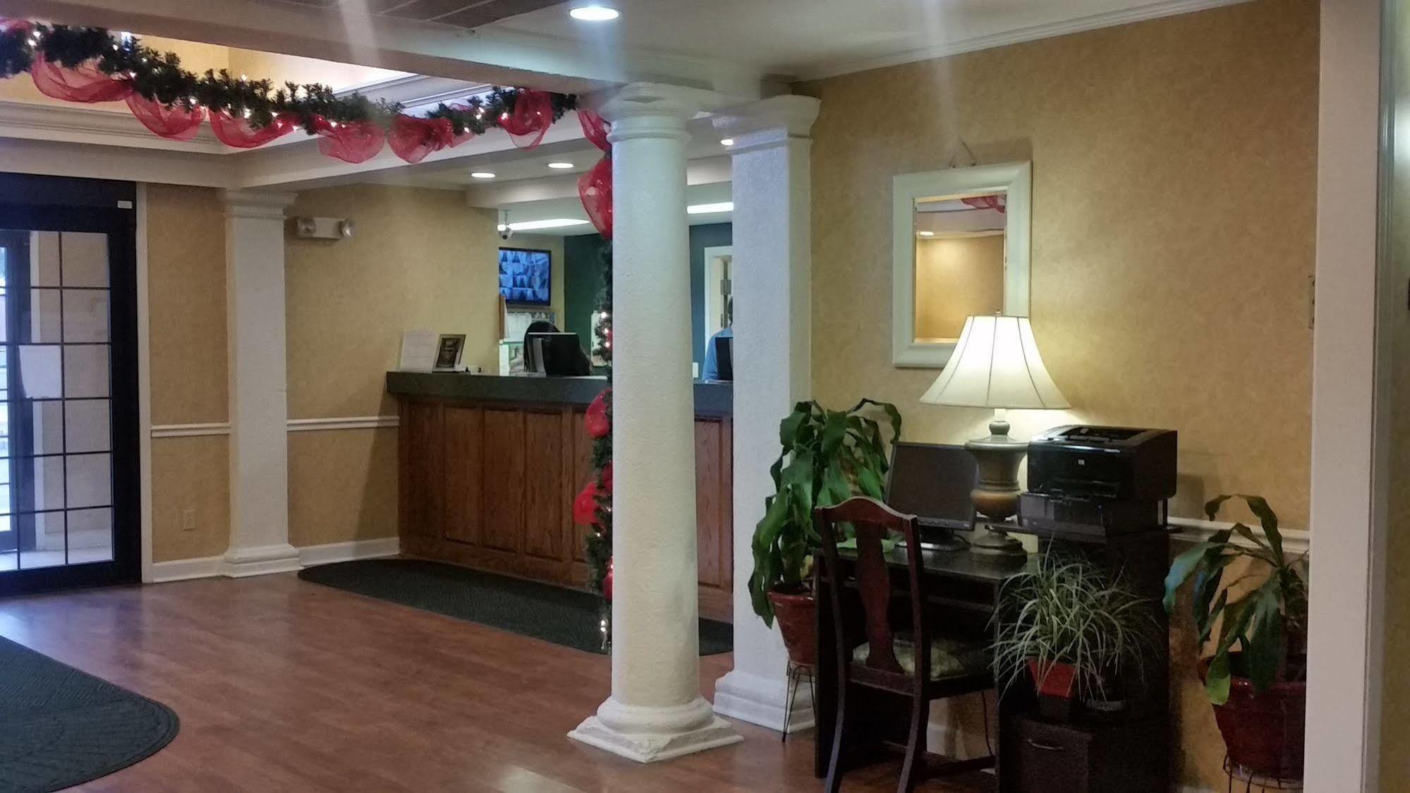 Hotel Baymont By Wyndham Airport Lafayette