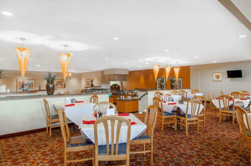 Hotel Ramada Conference Center Lafayette
