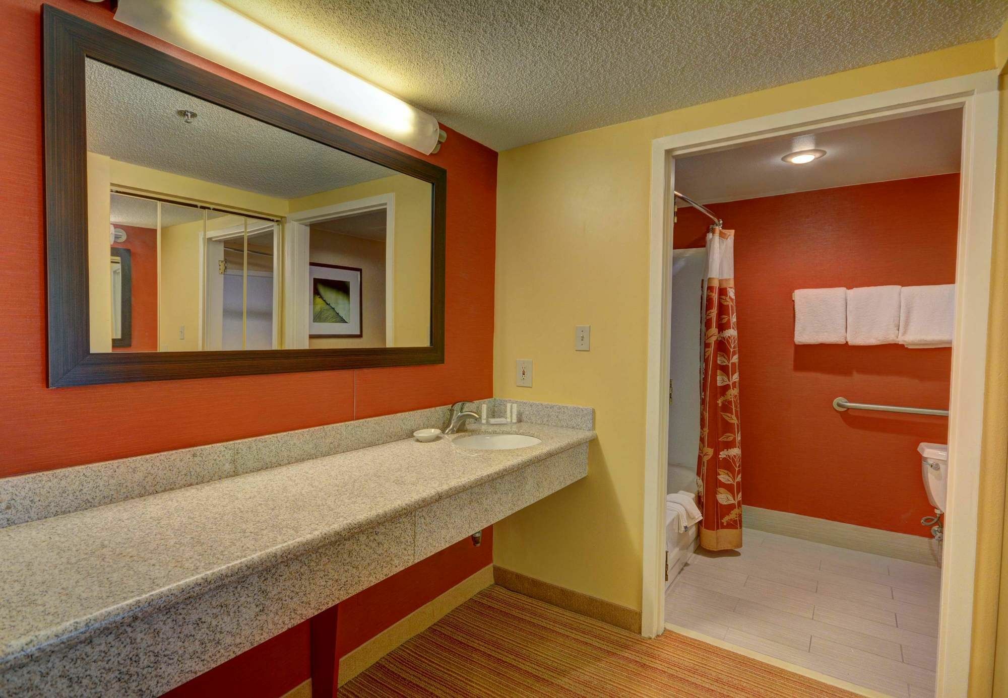 Courtyard Airport Hotel Lafayette