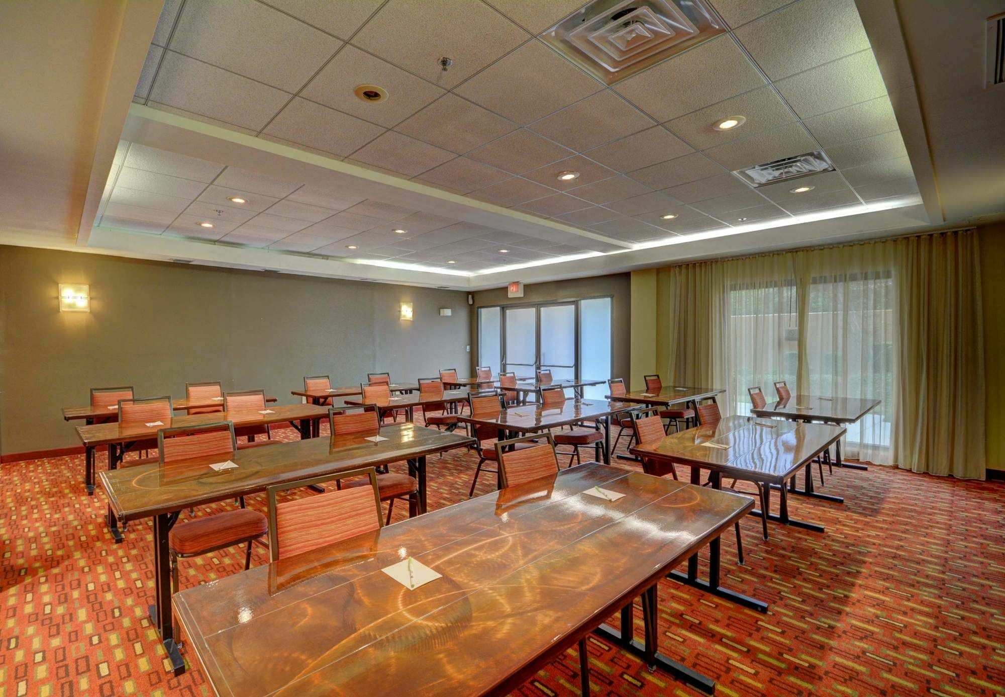 Courtyard Airport 3* Lafayette