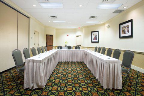 Hotel Ramada Conference Center 3*